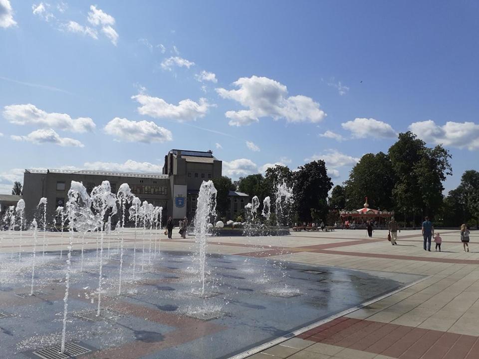 Апартаменты Центр Uman Square Apartment Екстериор снимка